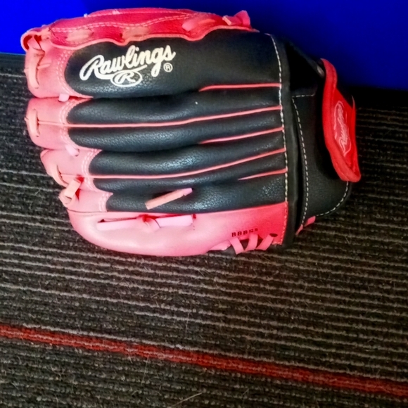 Rawlings Black and Pink Baseball Glove10 inch performance design - Picture 1 of 5